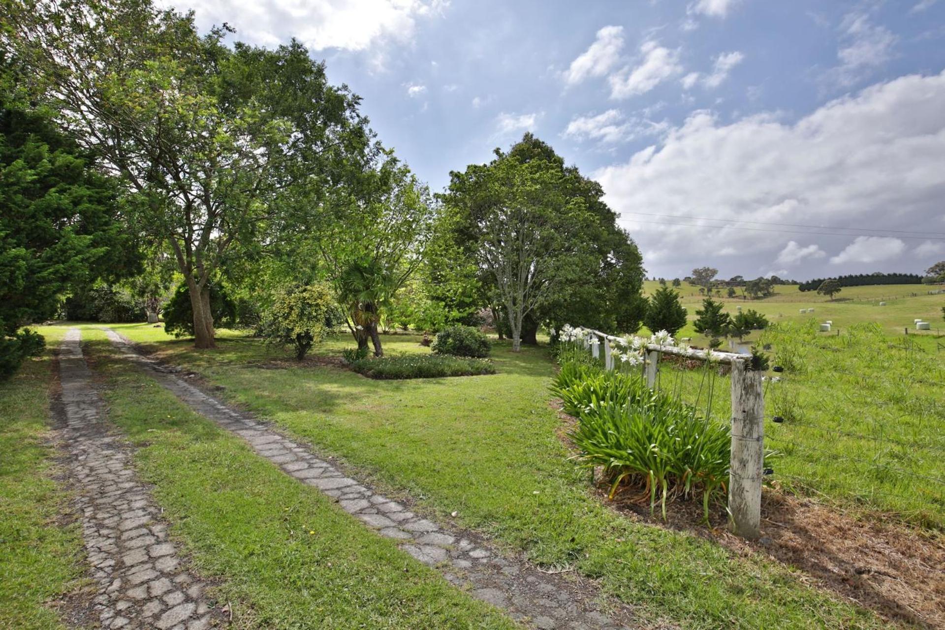 Kingsland - Escape To The Country Villa Berry Exterior photo