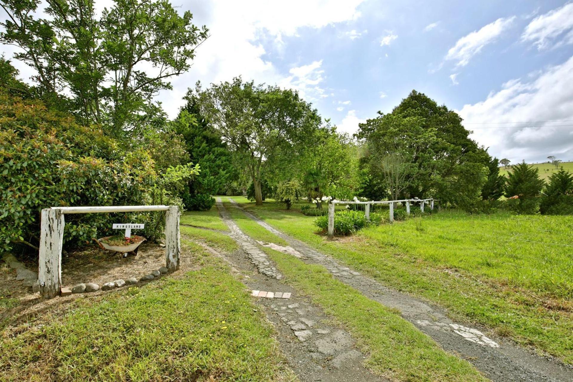 Kingsland - Escape To The Country Villa Berry Exterior photo