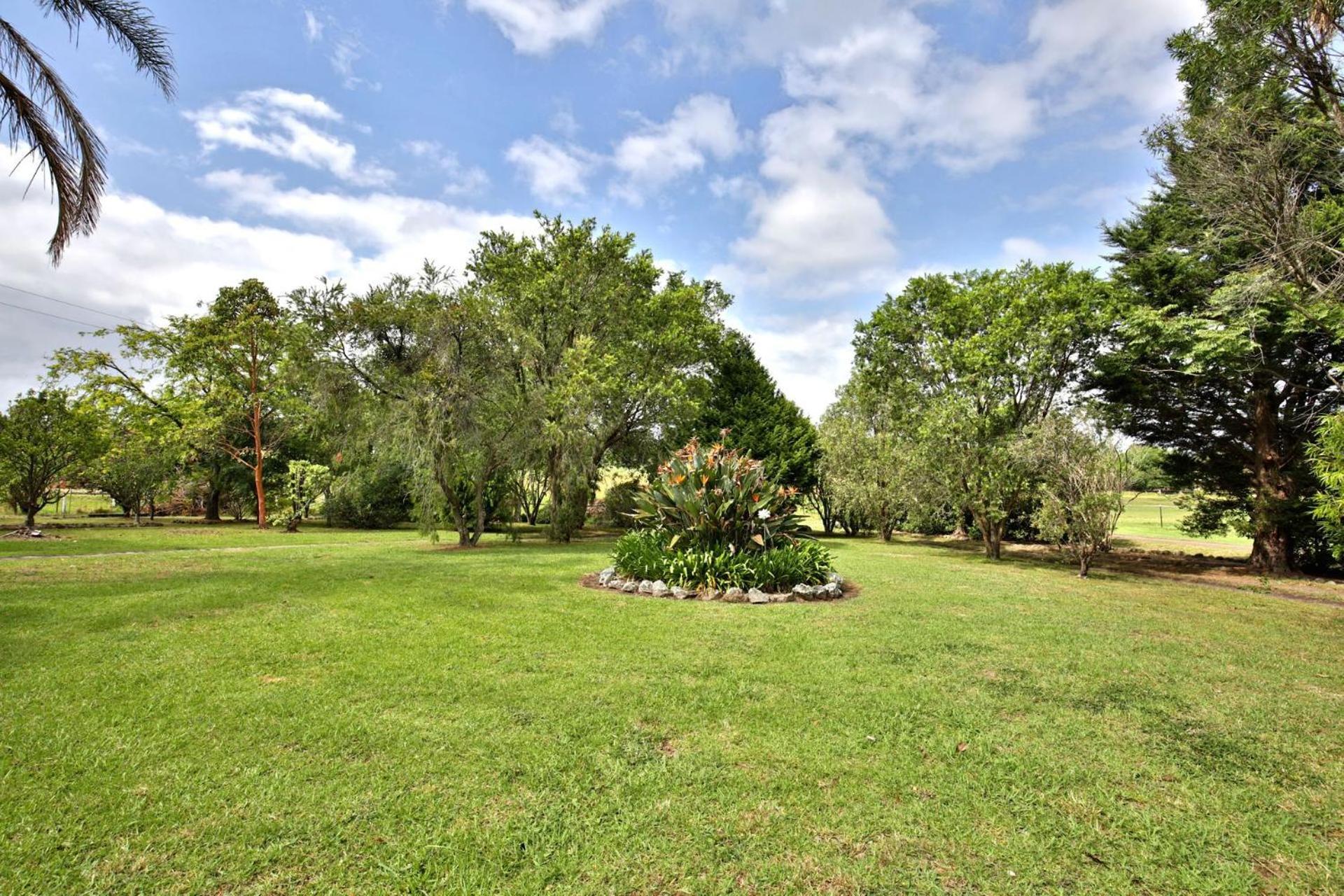 Kingsland - Escape To The Country Villa Berry Exterior photo